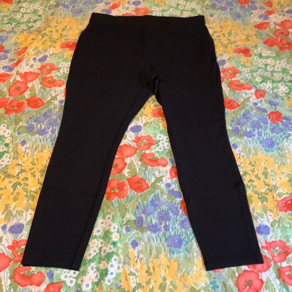 LAST CHANCE ✨ Roaman’s Black Leggings 14/16